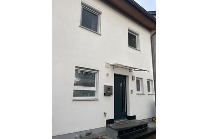 5-Zimmer-Reihenmittelhaus nähe Porsche - Stuttgart Neuwirtshaus