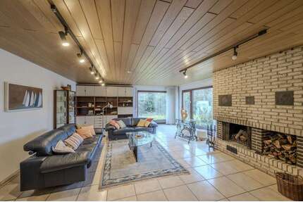 Haus zum Kaufen in Nürtingen 949.000,00 € 282.59 m²