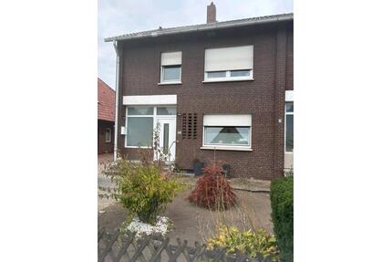Doppelhaushälfte - 1.200,00&nbsp;EUR Kaltmiete, ca.&nbsp; 100,00&nbsp;m&sup2; in Vechta (PLZ: 49377)