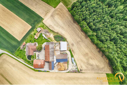Großzügiges Anwesen mit Nebengebäuden und Feld zu verkaufen! - Eichendorf Kuglöd