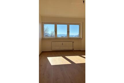 Helle 1-Zimmer-Wohnung 1 Gehminute vom Bahnhof in Freilassing