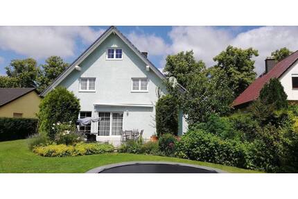 Stilvolles Einfamilienhaus mit großem Grundstück und vielseitigen Nutzungsmöglichkeiten - Nauen Ortsteil Kienberg