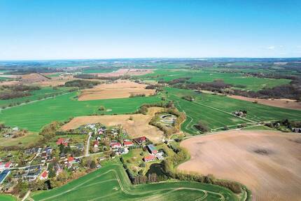 Grundstücke in 23970 Benz - 49.000,00&nbsp;EUR Kaufpreis, ca.&nbsp; 0,00&nbsp;m&sup2; in Benz (PLZ: 23970)