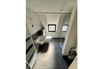 Frisch renovierte 2 Zimmer Dachgeschosswohnung in Geestemünde - Bremerhaven