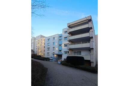 Hochwertig sanierte 3 Zimmer Wohnung mit Balkon und TG-Stellplatz in Pforzheim