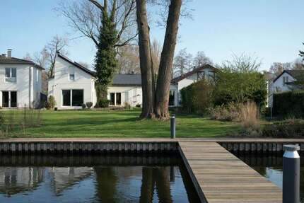 Haus zum Mieten in Königs Wusterhausen 3.650,00 € 224 m²