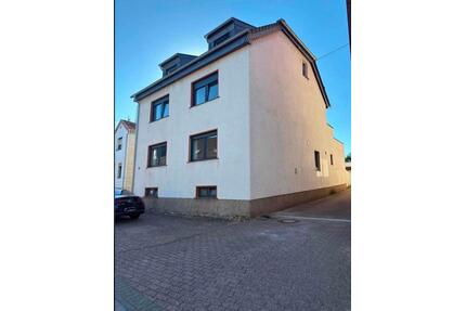Freistehendes Ein - bis Zweifamilienhaus in Heusweiler