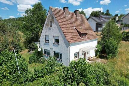 Sanierungsbedürftiges Einfamilienhaus mit Garten in Höxter-Ottbergen
