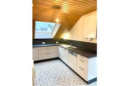 Helle Dachwohnung in ruhiger Lage am Ortsrand von Ammerbuch