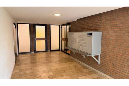 Großzügige 3-Zimmerwohnung mit Parkettboden und Einbauküche in Köln Westhoven