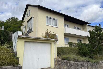 gepflegtes Wohnhaus mit großem Grundstück und ELW in sonniger Lage in der Nähe von Lauda-Königshofen