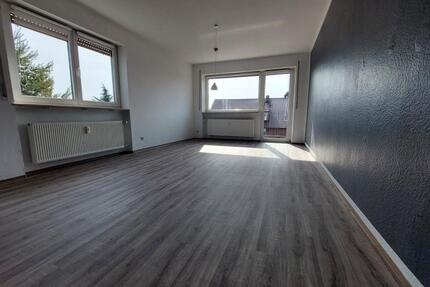 Helle 2-Zimmer-Wohnung mit 2 Balkonen, provisionsfrei, Nbg.-Katzw - Nürnberg Holzheim