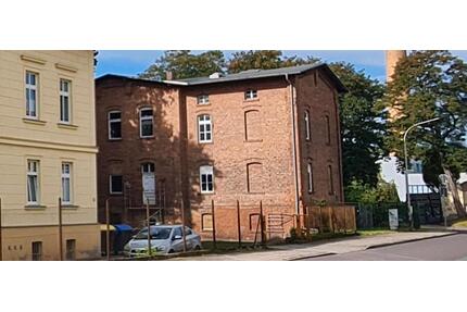 Haus zu verkaufen - 70.000,00&nbsp;EUR Kaufpreis, ca.&nbsp; 300,00&nbsp;m&sup2; in Staßfurt (PLZ: 39418)
