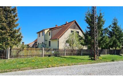 Familienfreundliches Haus mit Einliegerwohnung und großem Garten - Markvippach Bachstedt