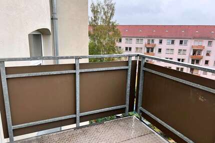 Wohnung zum Mieten in Plauen 216,00 € 38 m²