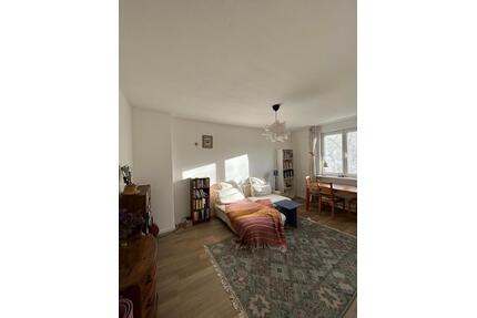 Renoviert,Frei 2-Zimmer-Wohnung, Fenster+Wanne im Bad - Berlin Spandau