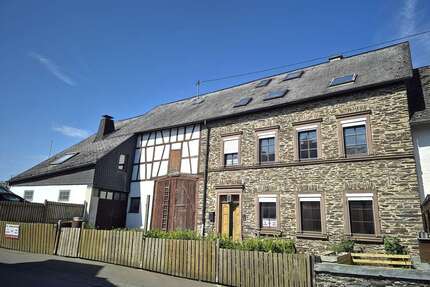 Haus zum Kaufen in Starkenburg 220.000,00 € 190.26 m²