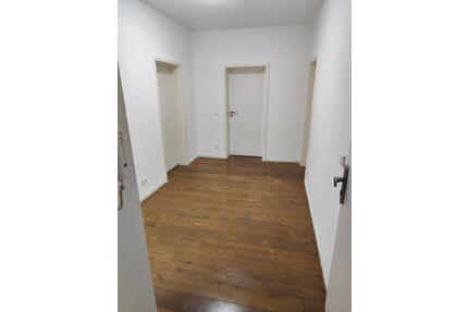 -Zimmer-Wohnung ca. 100 m² in Uetersen zu vermieten (befristet)