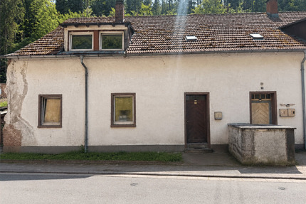 Charmante Doppelhaushälfte mit großem Entwicklungspotenzial - Elmstein Helmbach
