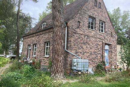 Haus im Wald zu verkaufen - 100.000,00&nbsp;EUR Kaufpreis, ca.&nbsp; 125,00&nbsp;m&sup2; in Burow (PLZ: 17089)