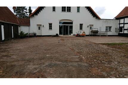 Pferdehof mit 11 Boxen - 905.000,00&nbsp;EUR Kaufpreis, ca.&nbsp; 300,00&nbsp;m&sup2; in Bruchhausen-Vilsen (PLZ: 27305)