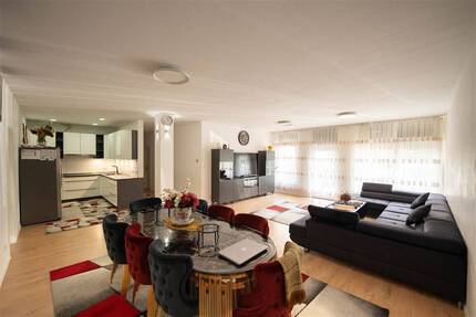 Moderne 5-Zimmer-Wohnung in Göppingen mit Terrasse & 2 Stellplätzen