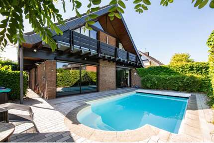 Haus zum Kaufen in Krefeld 777.900,00 € 150.6 m²