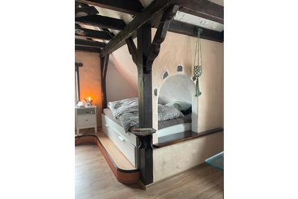 Studio Dachgeschoss Wohnung - 400,00&nbsp;EUR Kaltmiete, ca.&nbsp; 35,00&nbsp;m&sup2; in Erlensee (PLZ: 63526)