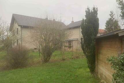 Espelkamp - Ein-Zweifamilienhaus mit großem Grundstück