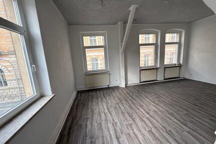 Erstbezug! Neu sanierte 4-Raum-Wohnung mit Balkon in der Greizer Neustadt