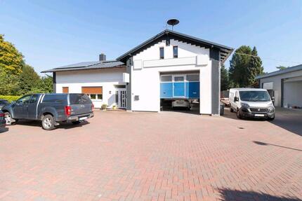Vielseitig nutzbare Immobilie mit Wohnhaus und 2 Gewerbehallen - Ascheberg (Holstein)