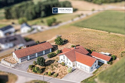 Exklusives Wohnanwesen mit 4.600 m² Grundstück, eigener Lagerhalle und nachhaltigem Energiekonzept - Zandt / Harrling