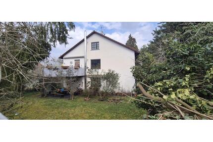 Seltene Gelegenheit: 1.481 m² Grundstück mit Zweifamilienhaus - Zellingen