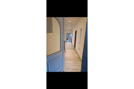 Eigentumswohnung zu verkaufen 4 Zimmer Wohnung+ 4 Abstellrâume. - Korbach