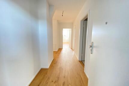 Neubau: 3,5-Zimmer Wohnung mit Loggia und Weitblick - Balingen