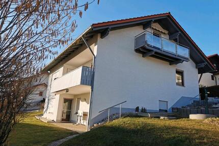 4,5-Zi.-Wohnung in 94113 Haselbach. 800 € Kaltmiete inkl. Garage - Tiefenbach