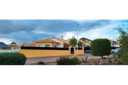 Bungalow mit Pool in Mazarrón Country Club - Elz