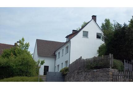 Saniertes Landhaus mit Scheune Garage Wärmepumpe. Ruhige Dorflage - Höxter