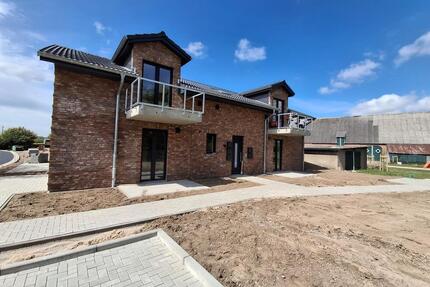 Zur Miete: 3-Zimmer-Wohnung mit Balkon: ländliche Ruhe nahe der Ostsee - Dörphof