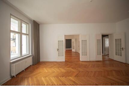 sehr schöne 6 zi-whg mit balkon EBK u. aufzug in der wielandstrasse - Berlin Charlottenburg-Wilmersdorf