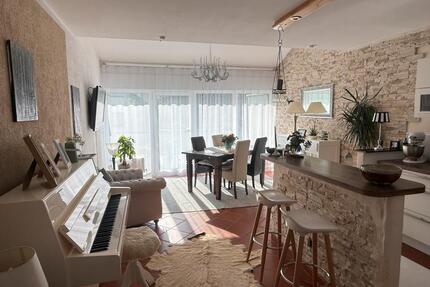 Haus-im-Haus-Gefühl: Exklusive Split-Level-Wohnung - Friedrichsdorf
