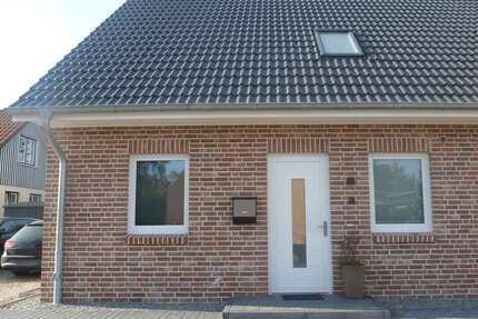Haus zum Mieten in Puttgarden 1.150,00 € 81 m²