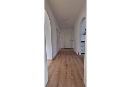 Helle 3 Zimmer Wohnung mit EBK und Balkon in Laufach
