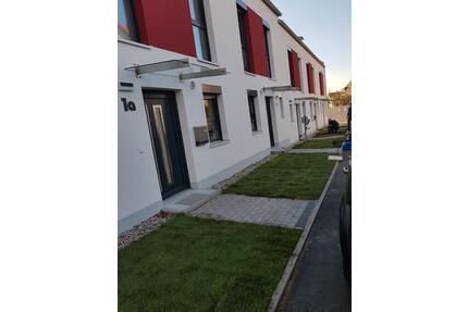 Reihenhaus zur Miete - 1.750,00&nbsp;EUR Kaltmiete, ca.&nbsp; 120,00&nbsp;m&sup2; in Nürnberg (PLZ: 90453) Holzheim