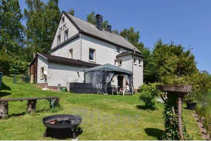 Haus zum Kaufen in Neuhausen 95.000,00 € 132.47 m²