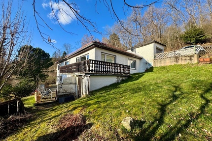 Schmitten - Niederreifenberg: Freistehendes Einfamilienhaus in Blicklage!