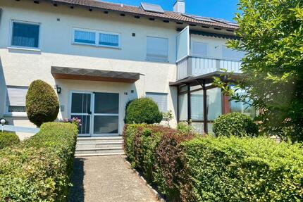 Große Maisonette Wohnung mit Balkon und Gartenanteil - Friedberg