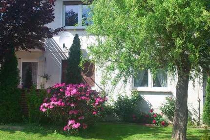 2ZKB Dachgeschosswohnung 54m² Dreifamilienh., Keller, Sitzecke d. - Leopoldshöhe