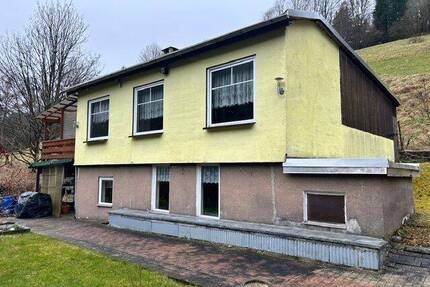 Bungalow Ferienhaus - 40.000,00&nbsp;EUR Kaufpreis, ca.&nbsp; 65,00&nbsp;m&sup2;&nbsp;Wohnfl&auml;che in Gräfenthal (PLZ: 98743) Gebersdorf