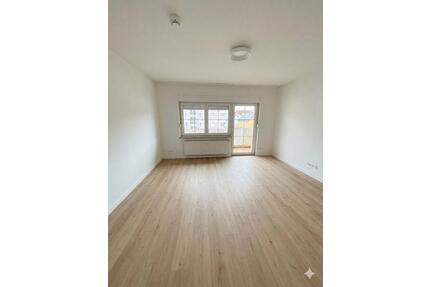 ✨ Erstbezug nach Sanierung: Moderne 2-Zimmer-Wohnung mit Balkon ✨ - Altenstadt an der Waldnaab